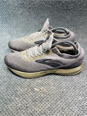 Brooks Levitate 2 Grey Running Shoes Size 10 Women’s